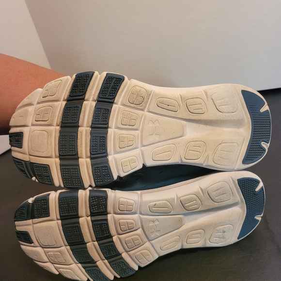 Teal and navy under armor sneakers size 9.5 - Picture 6 of 6